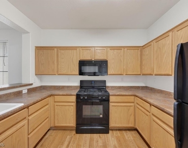 7653 Crystal Village Lane - Photo Thumbnail 13