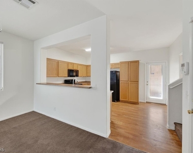 7653 Crystal Village Lane - Photo Thumbnail 10