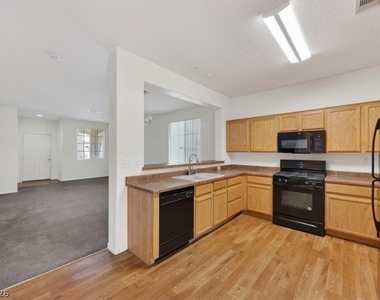 7653 Crystal Village Lane - Photo Thumbnail 11
