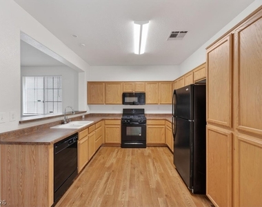 7653 Crystal Village Lane - Photo Thumbnail 12