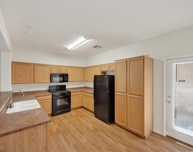 7653 Crystal Village Lane - Photo Thumbnail 16