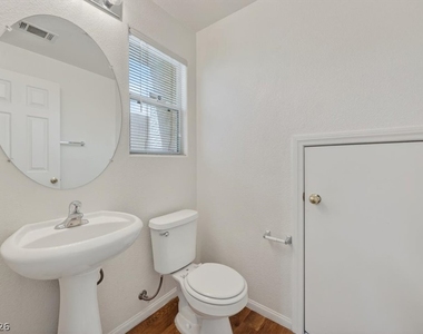 7653 Crystal Village Lane - Photo Thumbnail 18