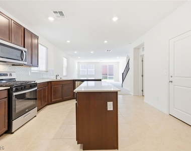 3765 Osiris Avenue - Photo Thumbnail 3