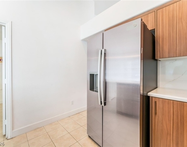 9724 Panorama Cliff Drive - Photo Thumbnail 16