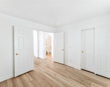 9724 Panorama Cliff Drive - Photo Thumbnail 29
