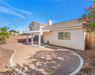 9724 Panorama Cliff Drive - Photo Thumbnail 33