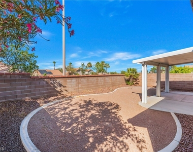 9724 Panorama Cliff Drive - Photo Thumbnail 34