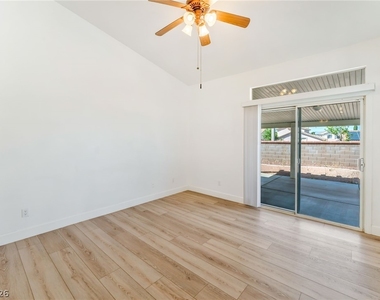 9724 Panorama Cliff Drive - Photo Thumbnail 7