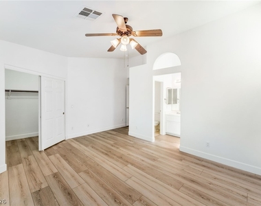 9724 Panorama Cliff Drive - Photo Thumbnail 19