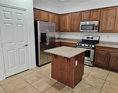 7349 Trailside Park Court - Photo Thumbnail 12