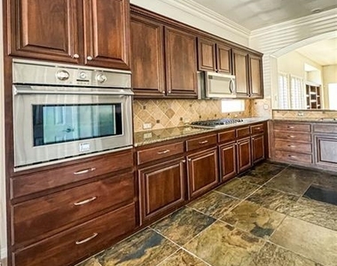9999 Bryce Rose Avenue - Photo Thumbnail 4