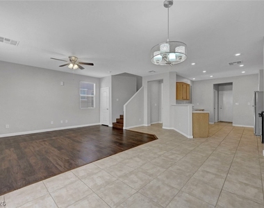 6255 W Arby Avenue - Photo Thumbnail 14