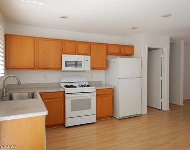 693 Salt Flats Circle - Photo Thumbnail 8