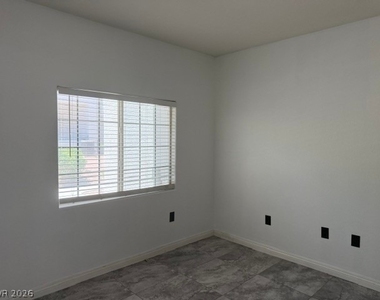 3318 N Decatur Boulevard - Photo Thumbnail 30
