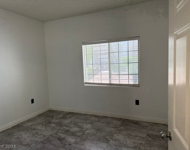 3318 N Decatur Boulevard - Photo Thumbnail 27