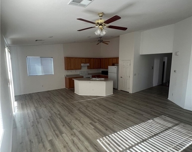 6472 Centennial Road - Photo Thumbnail 32