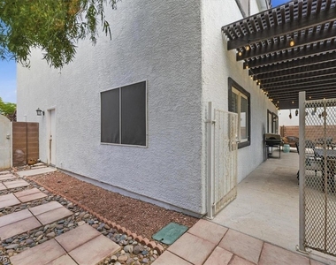 5397 Esparon Avenue - Photo Thumbnail 33
