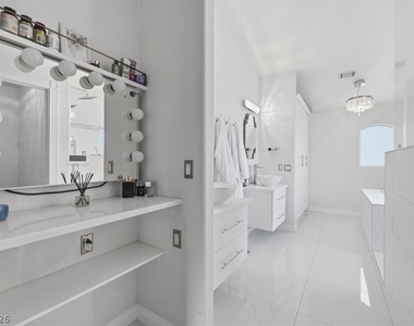 5397 Esparon Avenue - Photo Thumbnail 16