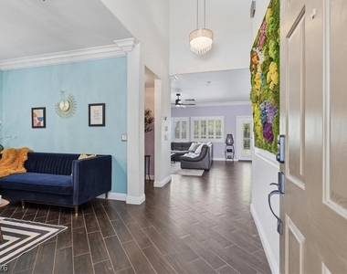 5397 Esparon Avenue - Photo Thumbnail 3
