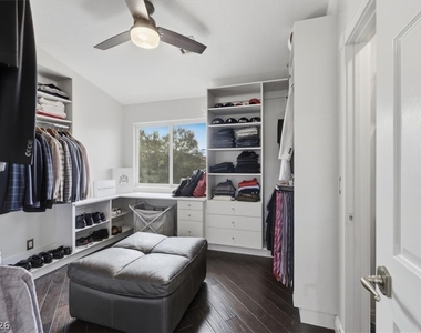 5397 Esparon Avenue - Photo Thumbnail 24