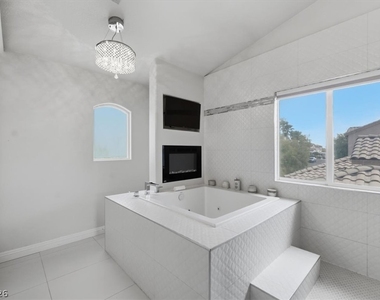 5397 Esparon Avenue - Photo Thumbnail 18