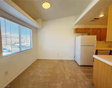 352 Pine Haven Street - Photo Thumbnail 8