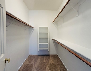 352 Pine Haven Street - Photo Thumbnail 14