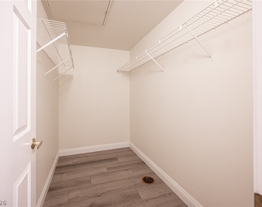 8555 W Russell Road - Photo Thumbnail 25