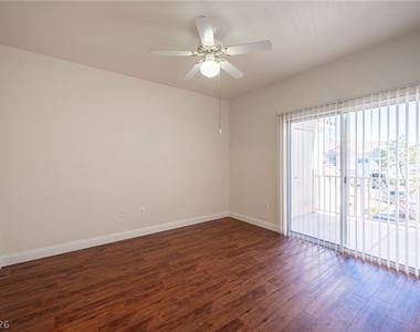 8555 W Russell Road - Photo Thumbnail 20