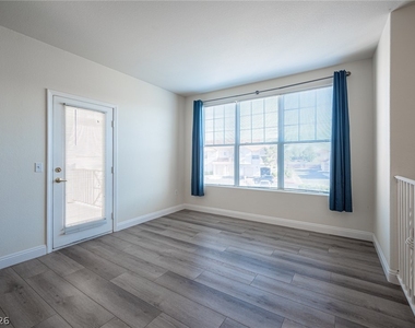 8555 W Russell Road - Photo Thumbnail 8