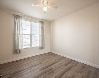 8555 W Russell Road - Photo Thumbnail 28