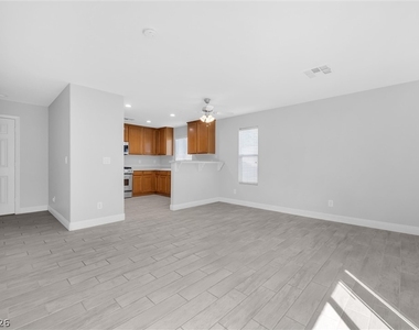 3314 Villa Fiori Avenue - Photo Thumbnail 4
