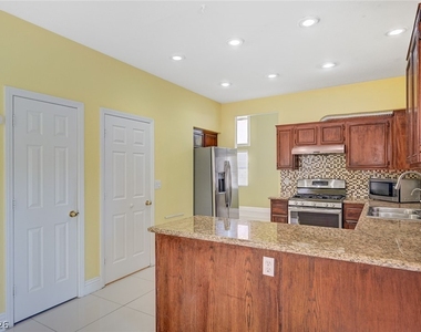 1897 Coyote Pass Way - Photo Thumbnail 12
