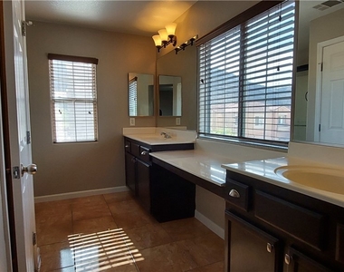10613 Golden Aspen Court - Photo Thumbnail 16