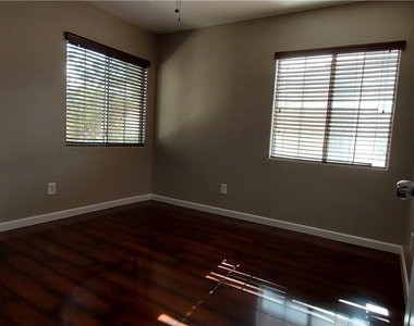 10613 Golden Aspen Court - Photo Thumbnail 11