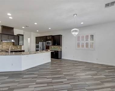 775 Porto Mio Way - Photo Thumbnail 12