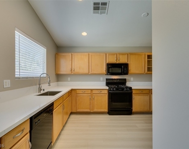 10342 Spider Rock Avenue - Photo Thumbnail 39