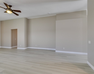 10342 Spider Rock Avenue - Photo Thumbnail 9