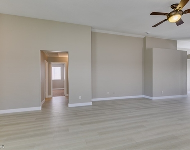 10342 Spider Rock Avenue - Photo Thumbnail 7