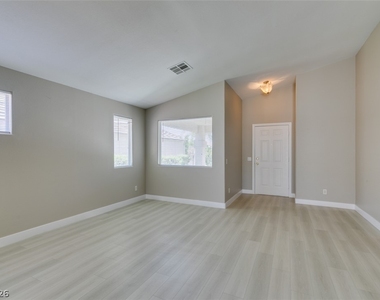 10342 Spider Rock Avenue - Photo Thumbnail 6