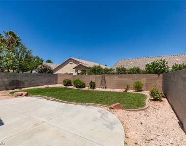 10342 Spider Rock Avenue - Photo Thumbnail 12