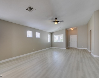 10342 Spider Rock Avenue - Photo Thumbnail 32