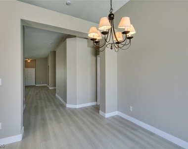 10342 Spider Rock Avenue - Photo Thumbnail 13