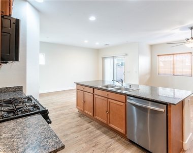1134 Jesse Harbor Avenue - Photo Thumbnail 6