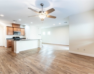 1134 Jesse Harbor Avenue - Photo Thumbnail 9