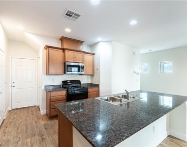 1134 Jesse Harbor Avenue - Photo Thumbnail 5
