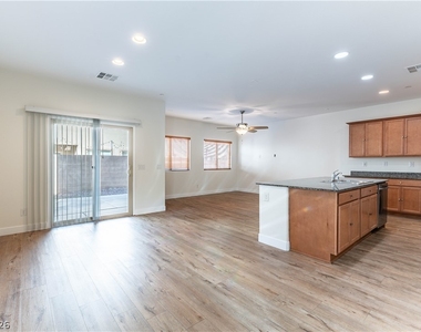 1134 Jesse Harbor Avenue - Photo Thumbnail 2