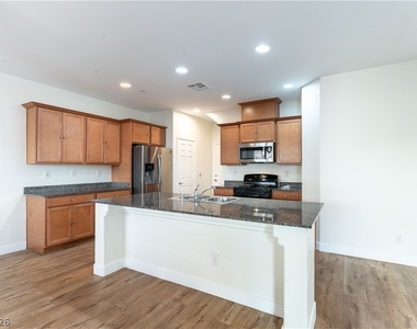1134 Jesse Harbor Avenue - Photo Thumbnail 4
