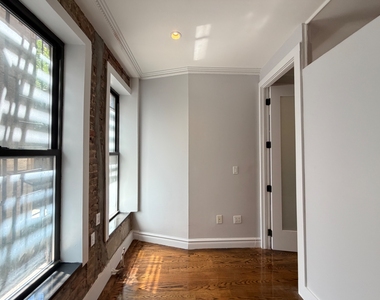 East 13th & 3rd Ave - Photo Thumbnail 7