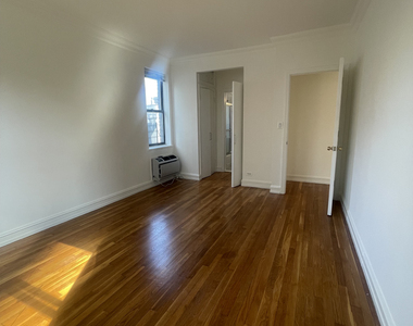 York Avenue - Photo Thumbnail 5